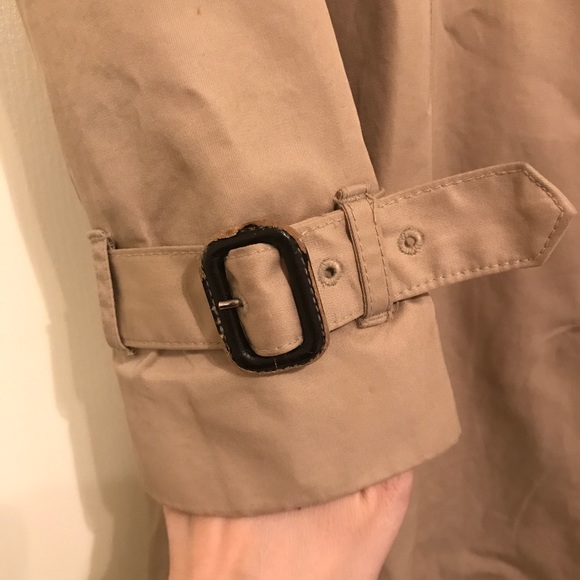 Banana Republic Trench Coat - Picture 5 of 5